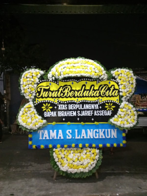 Papan Bunga Duka di Singajaya